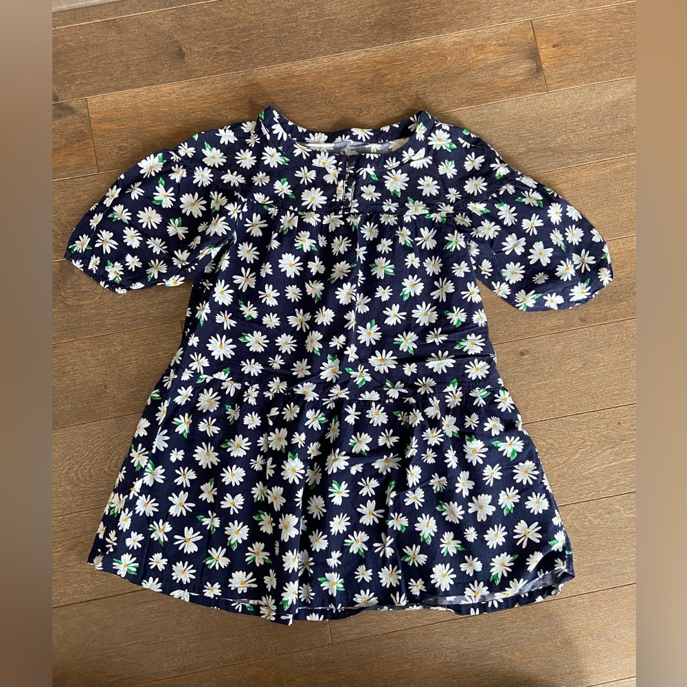 ❤️4 for $25❤️Girls daisy dress size 6/7